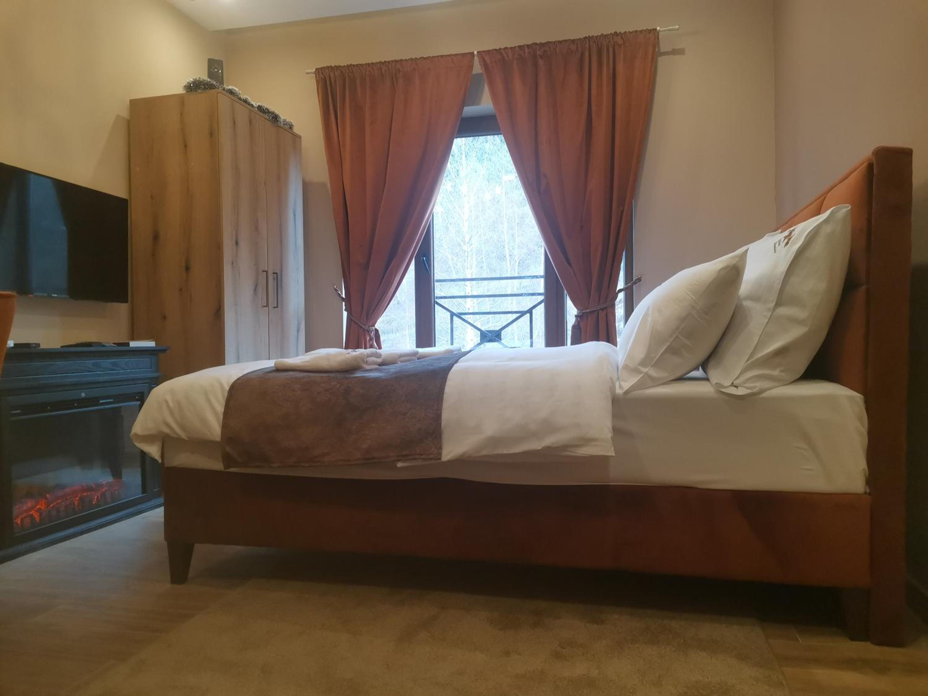 Golden Mountain A75 NLux Milmari view 5