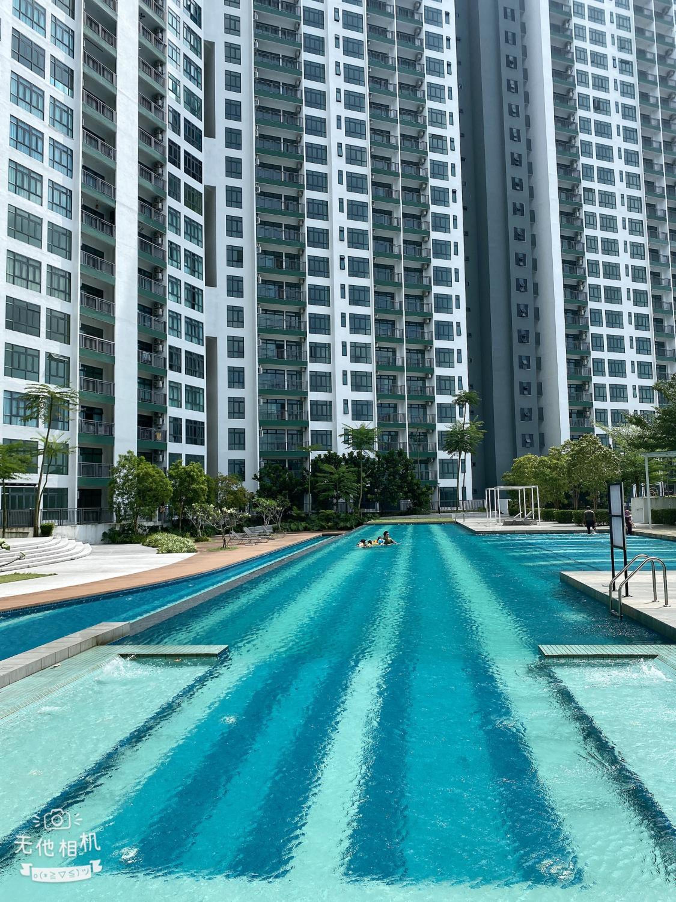 HomeNest JB City Poolview suite by Cozy Home