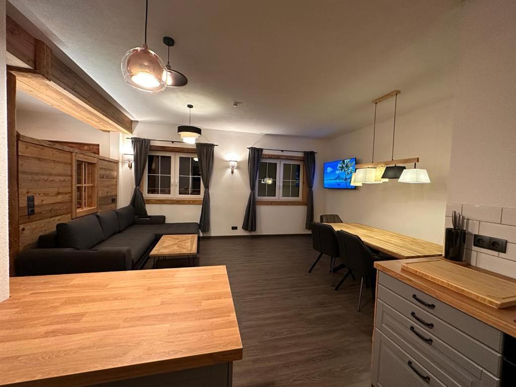 Chalet Schwarz