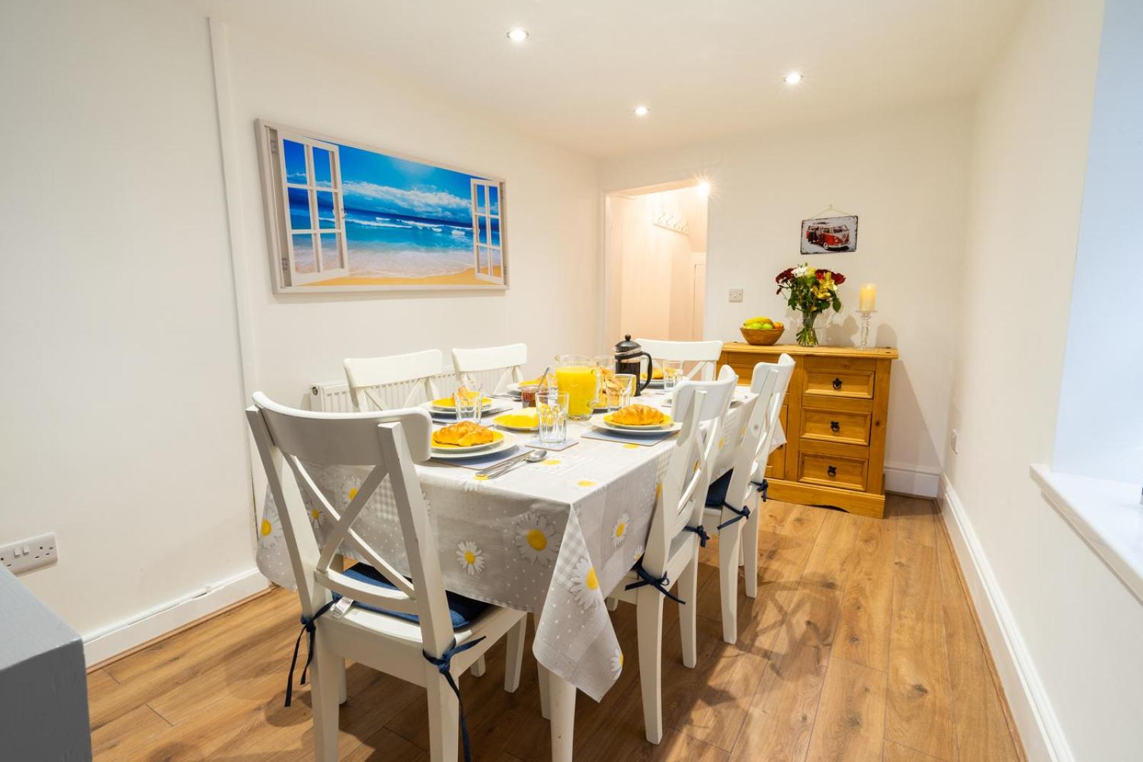 Newly-renovated, mid-terrace cottage in Porthmadog