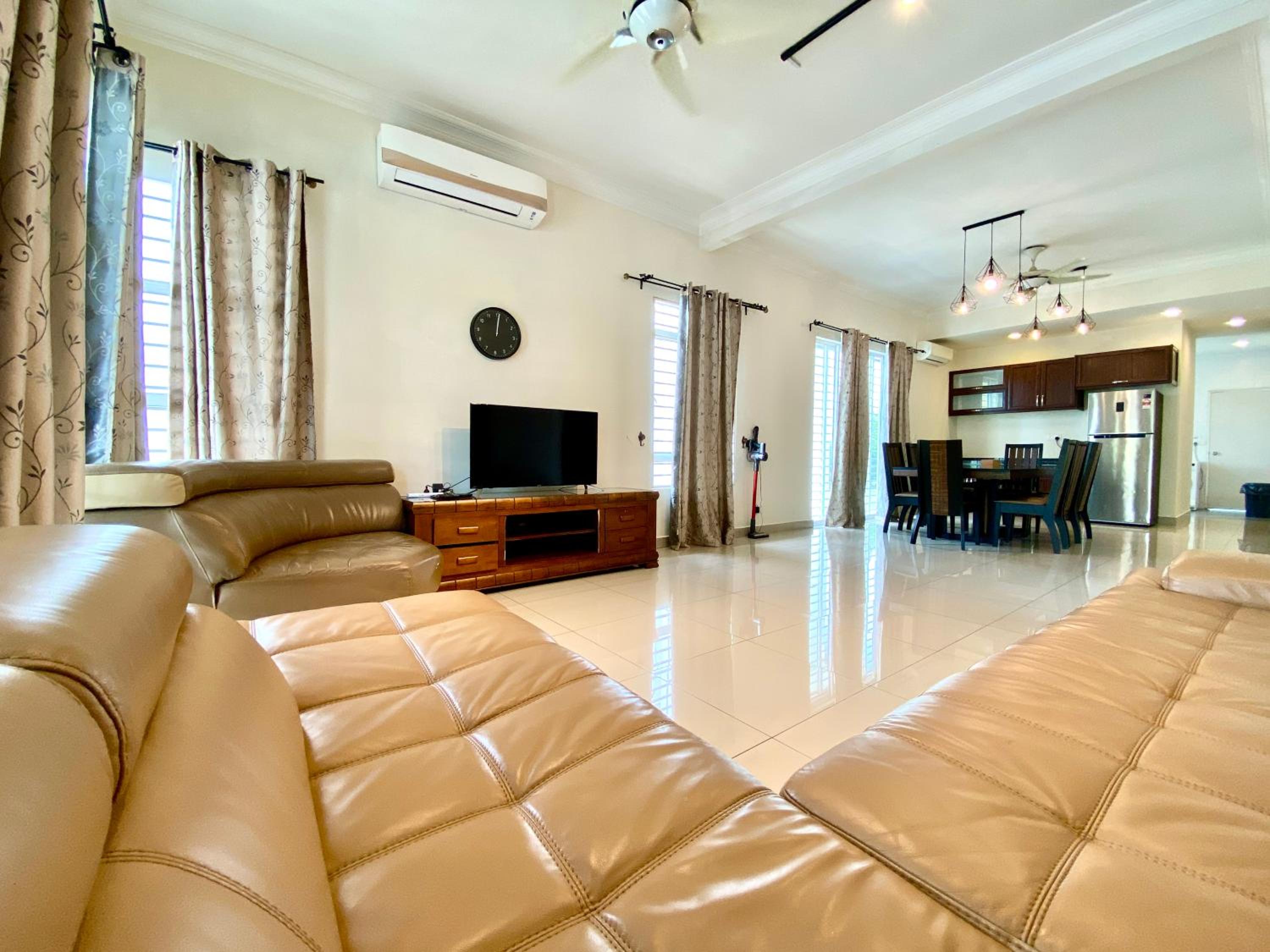 BNB Casa Grande at Rawang - spacious, 15 pax and WiFi, photo 26