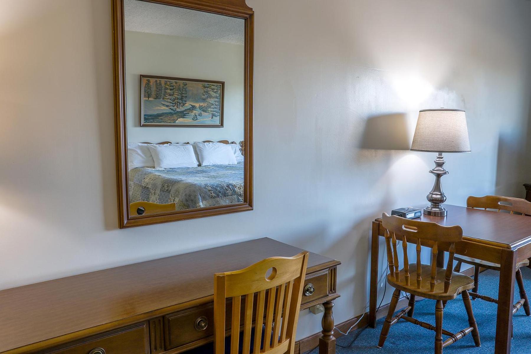 Lighthouse Inn - Two Rivers