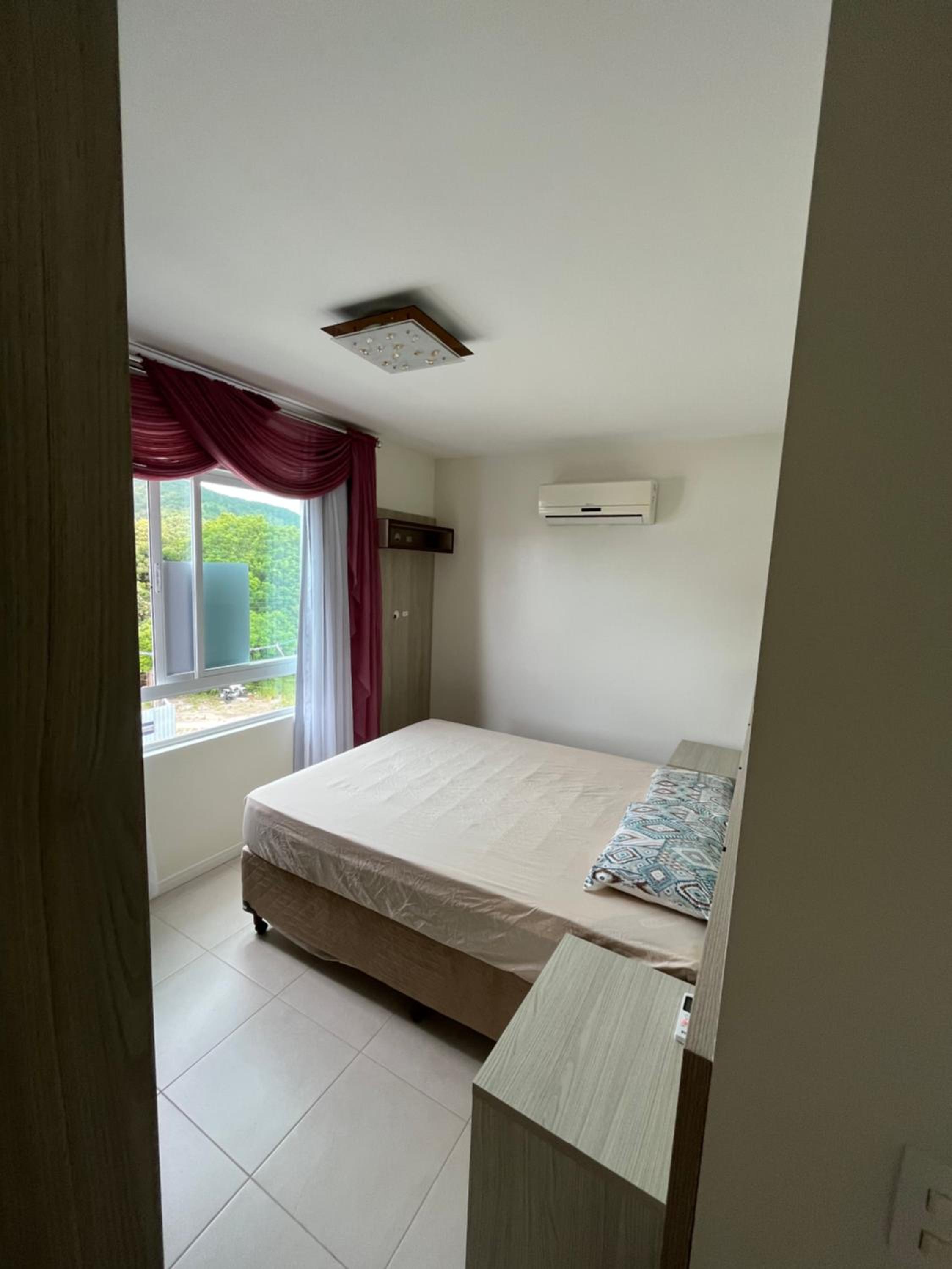 Apto de 3 quartos na Praia de Palmas, com garagem