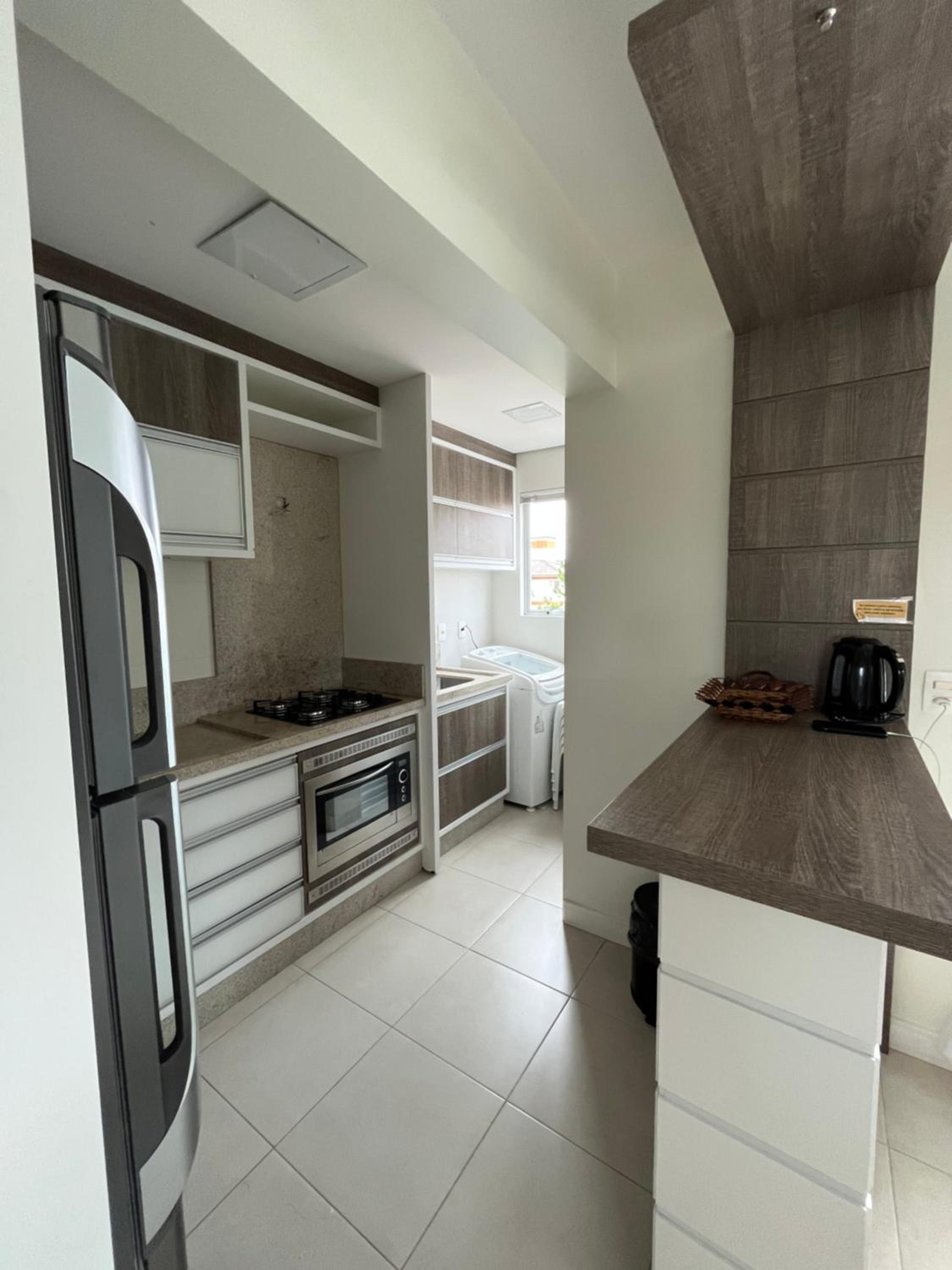 Apto de 3 quartos na Praia de Palmas, com garagem