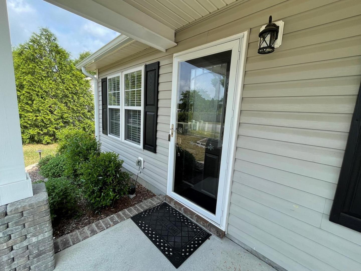 Short Drive to Downtown or the Beach! 907 Brewster Lane view 2