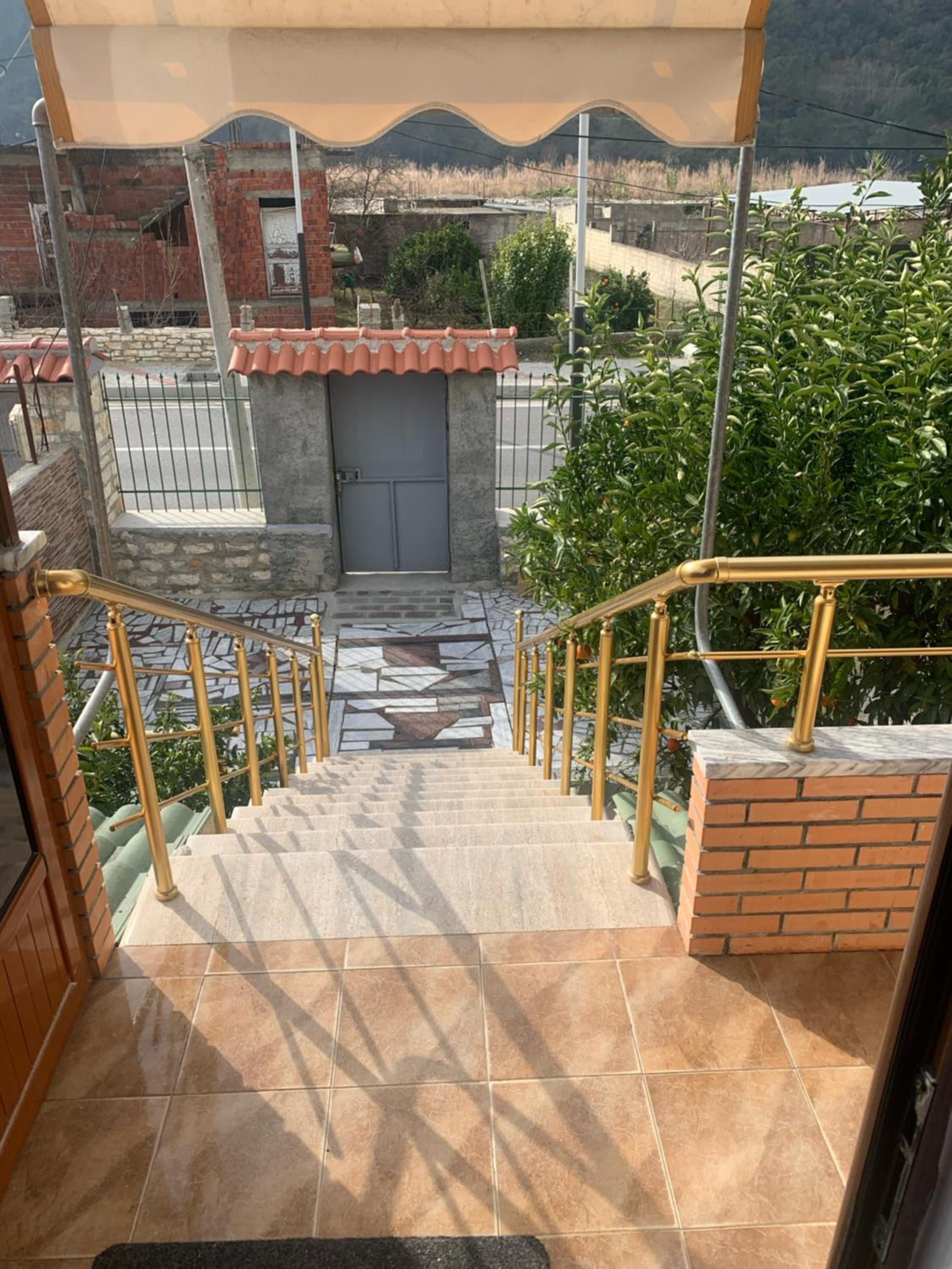 Vila Demaj! Free Parking