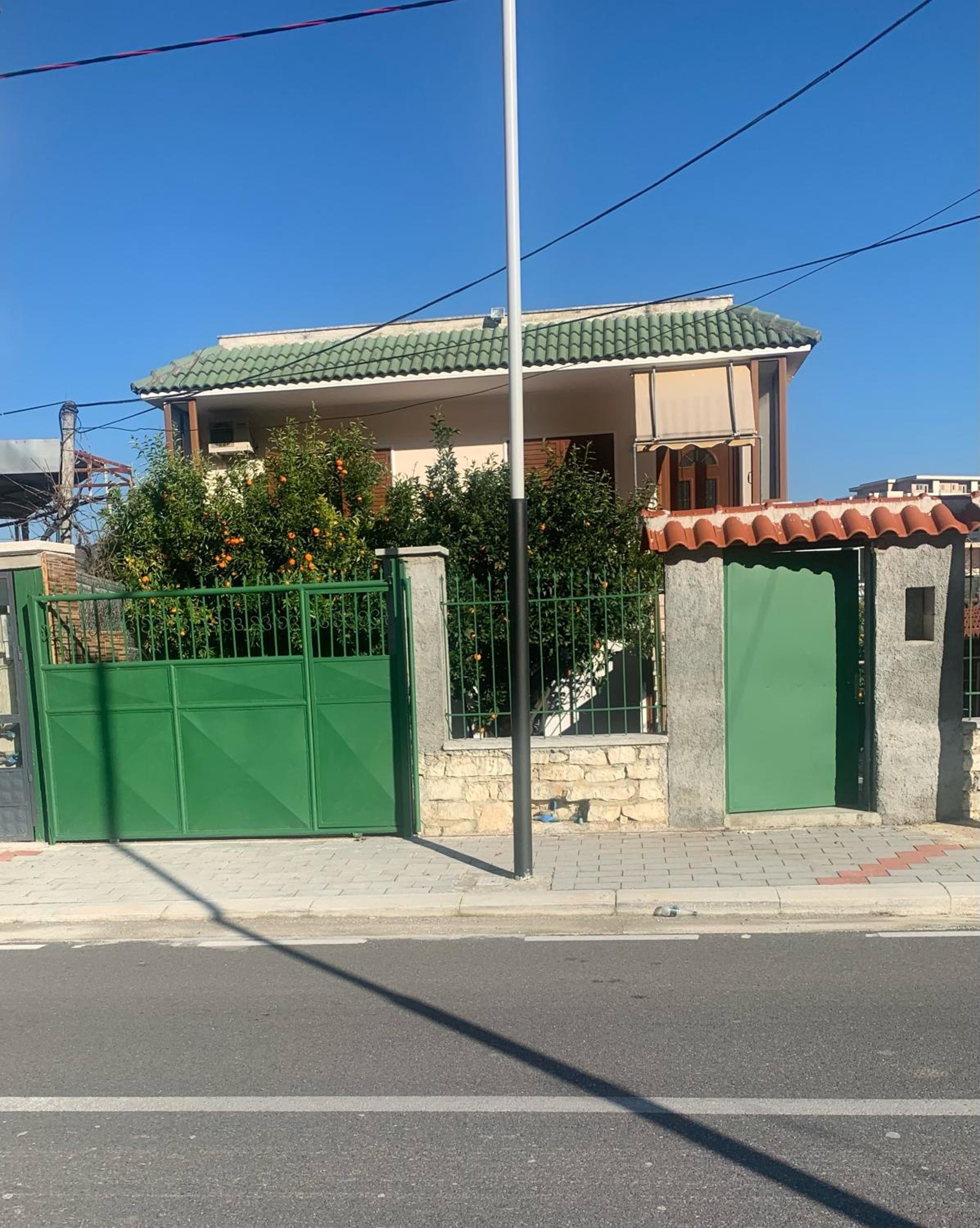 Vila Demaj! Free Parking