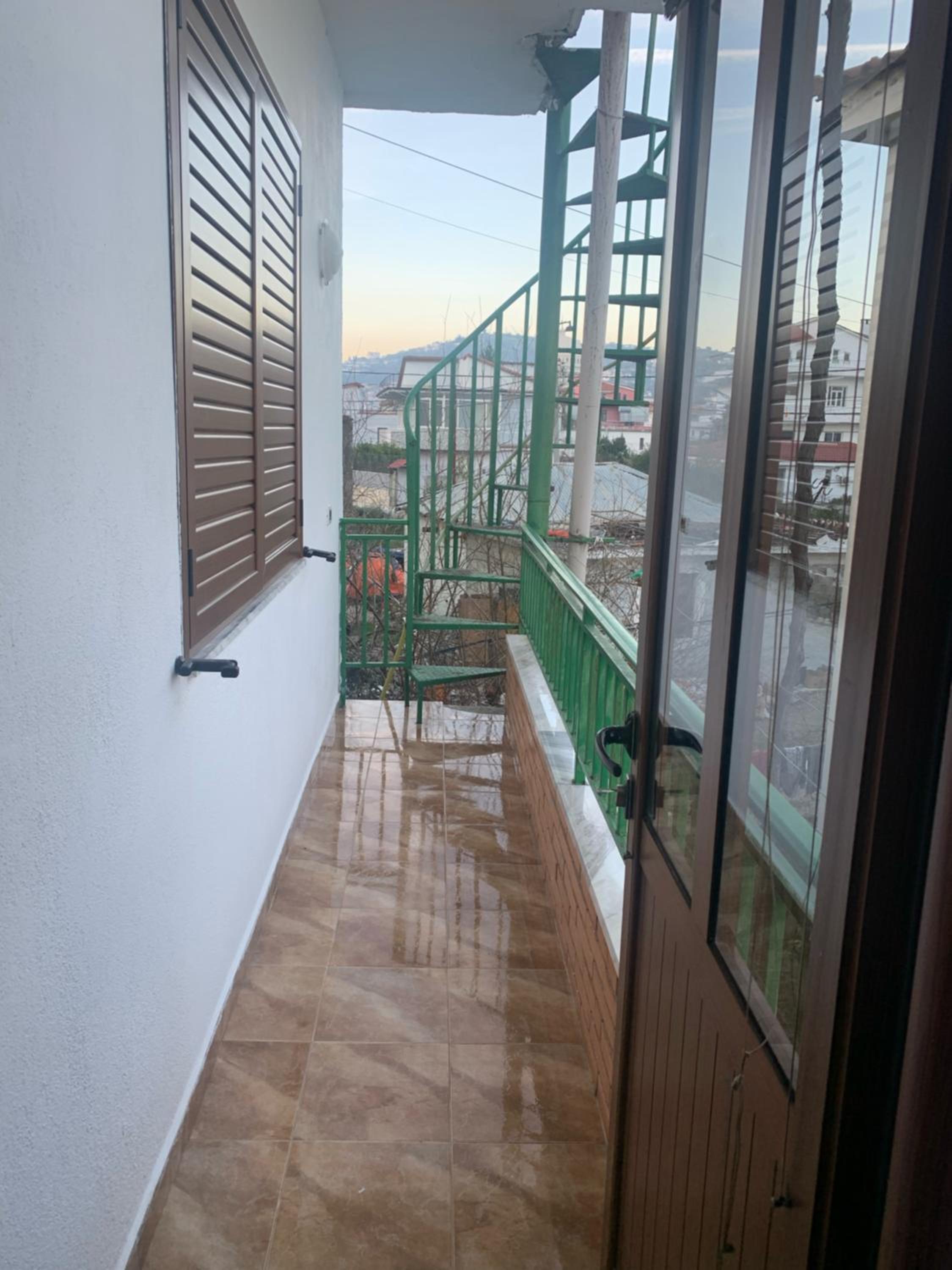 Vila Demaj! Free Parking