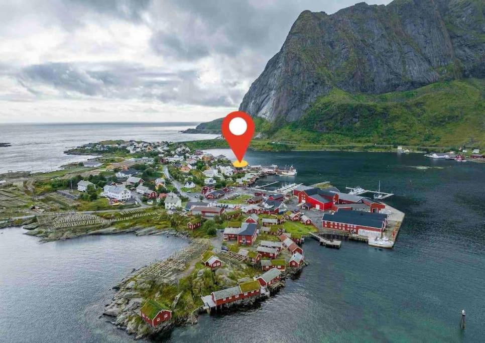 Reine Front View - Mountain & Seaview view 5