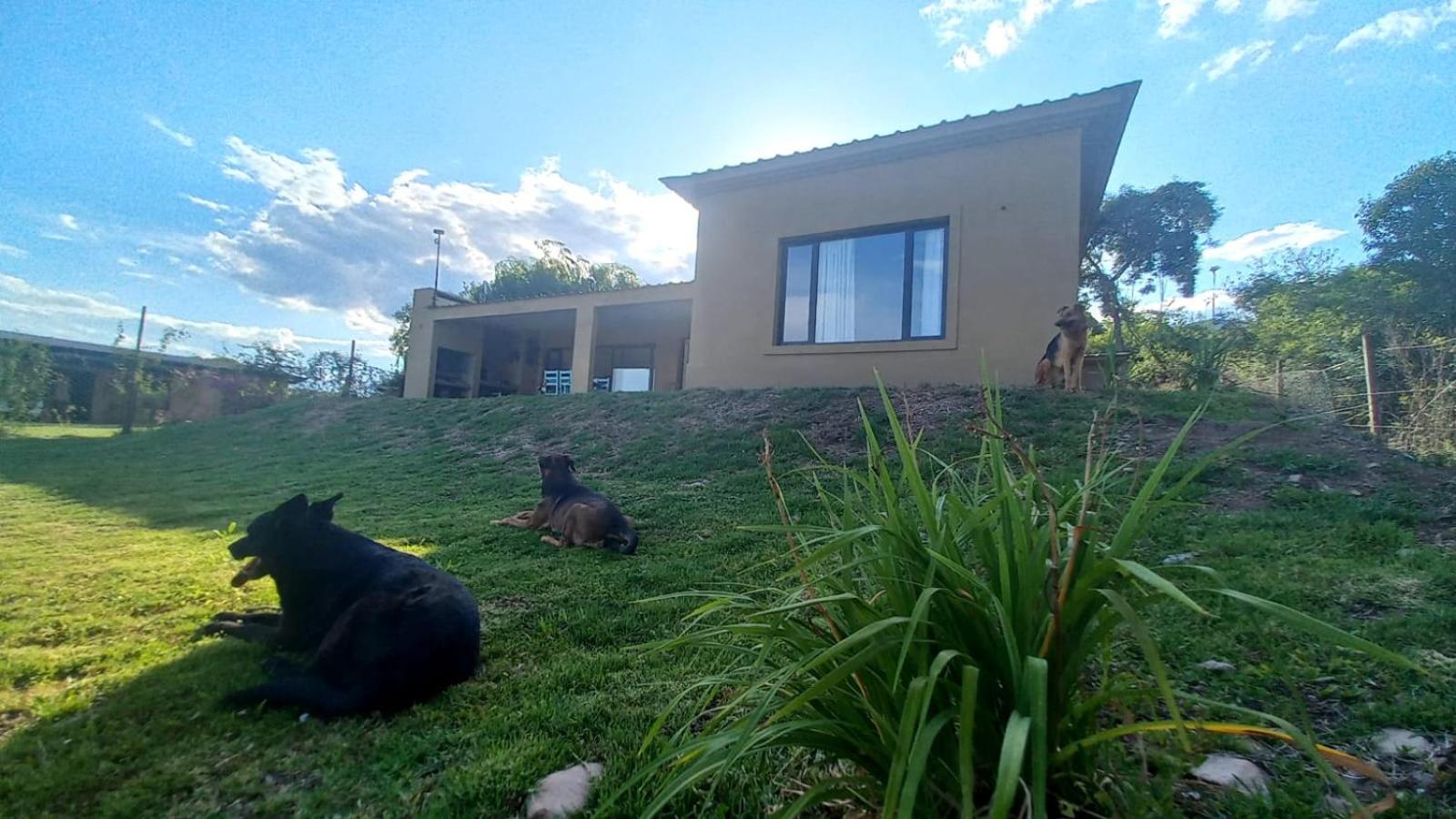 casa con pileta grande en Castellanos San Lorenzo ,paisaje unico, tranquilidad y comodidad