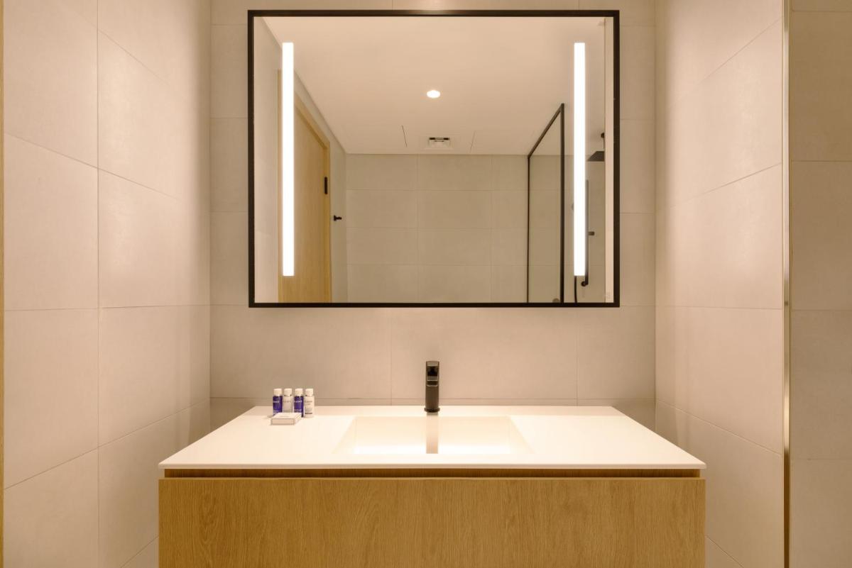 Maison Privee - Luxury, Spacious, Modern Near Burj Khalifa and Dubai Canal