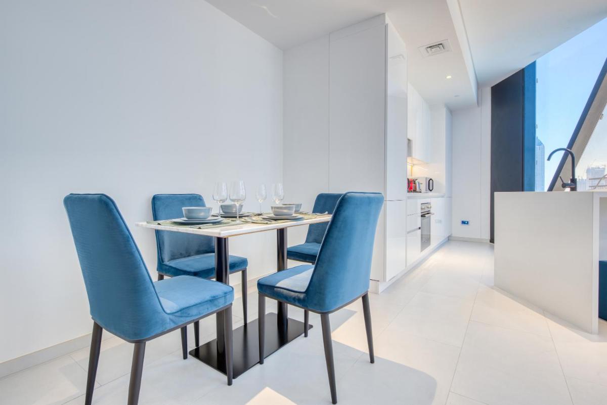 Maison Privee - Luxury, Spacious, Modern Near Burj Khalifa and Dubai Canal