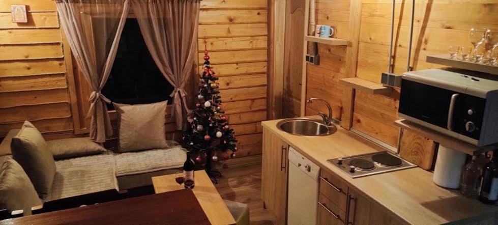 Vikendica-Brvnara Pine