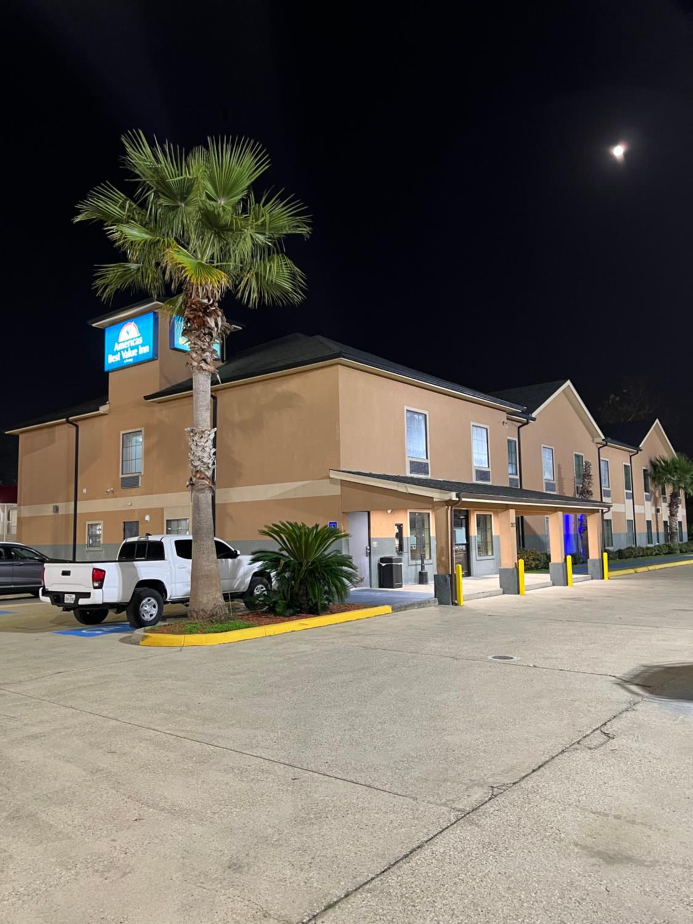 Lake Charles Vacations - Americas Best Value Inn Sulphur - Property Image 1