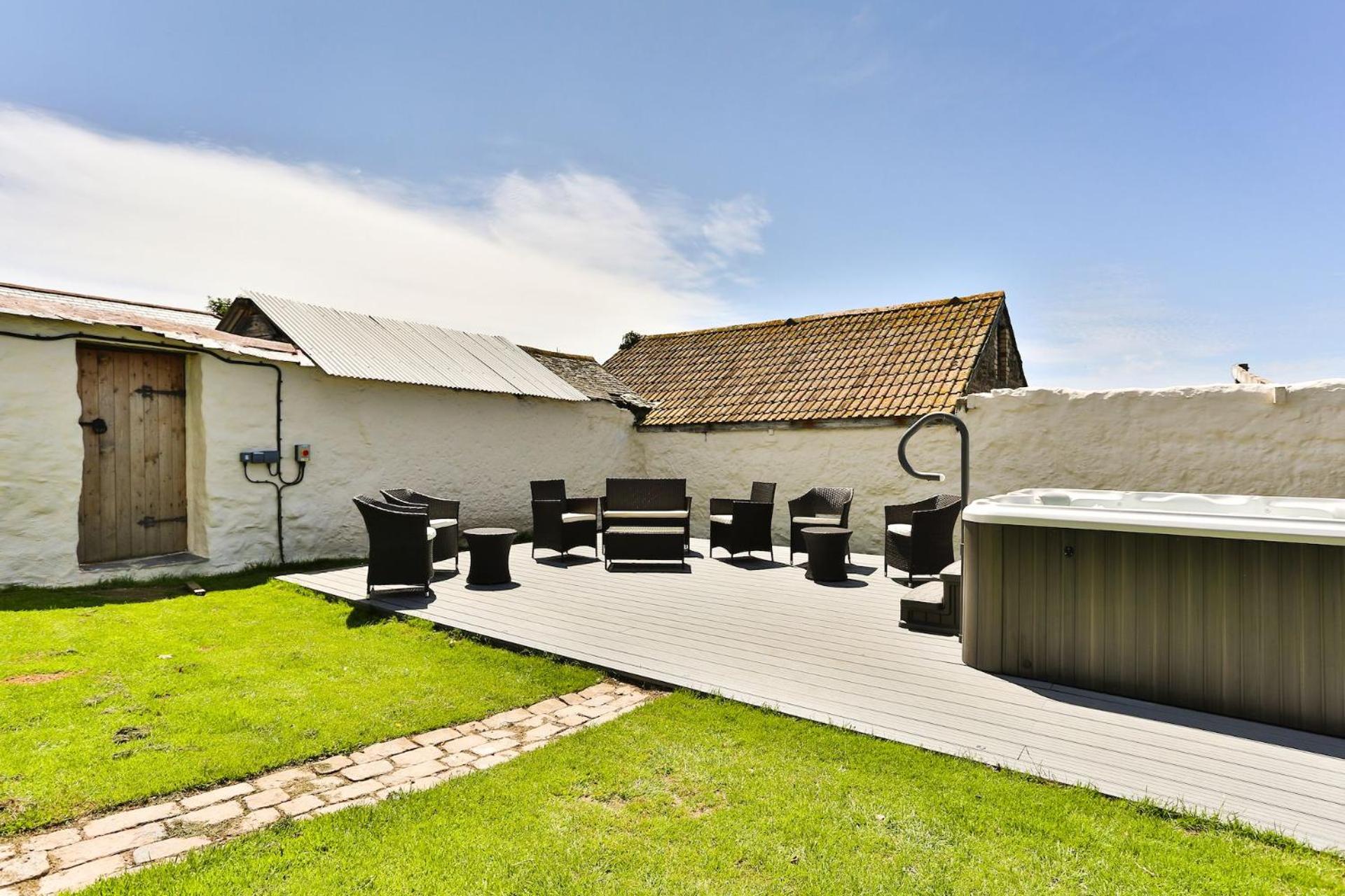 SAUNTON GRANGE 7 Bedrooms view 4