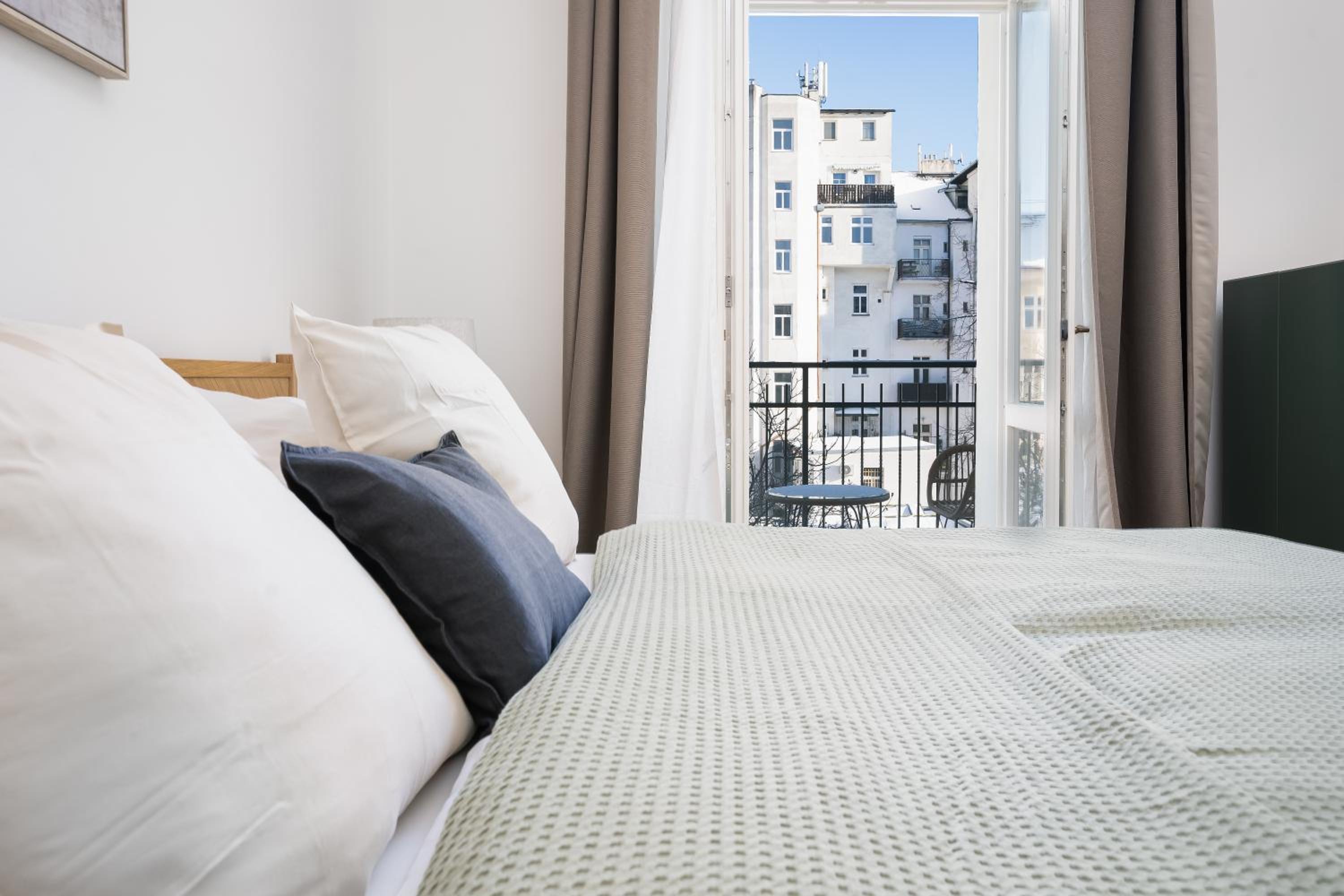 Prague Days - One-bedroom Apartment with Netflix and Balcony in Vinohrady