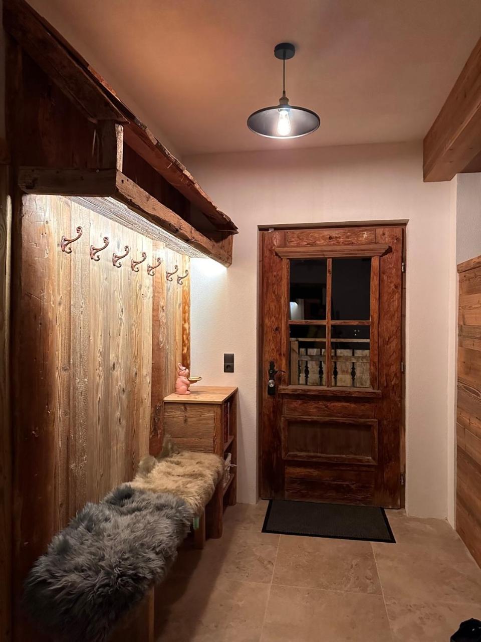 Chalet Schwarz