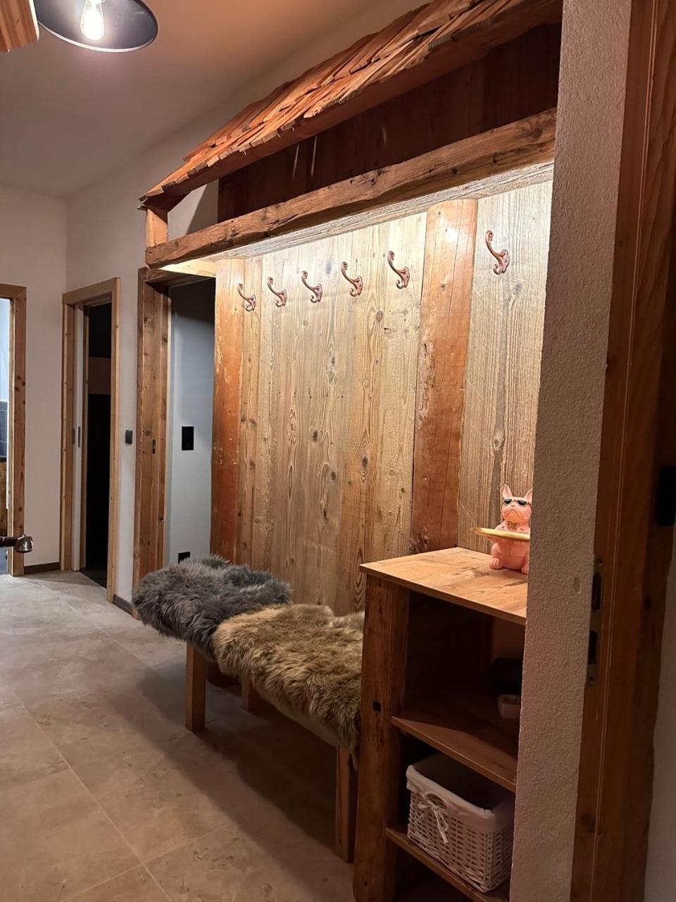 Chalet Schwarz