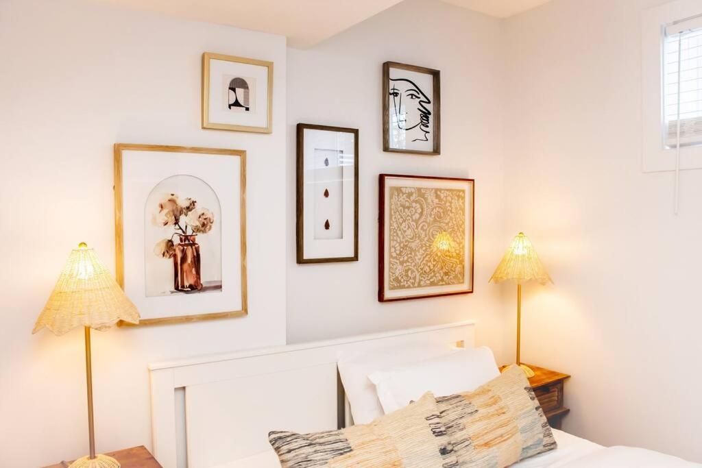 The Nook & Cranny Bsmt Suite, Near WEM & DT, Fast WiFi! Sleeps 4