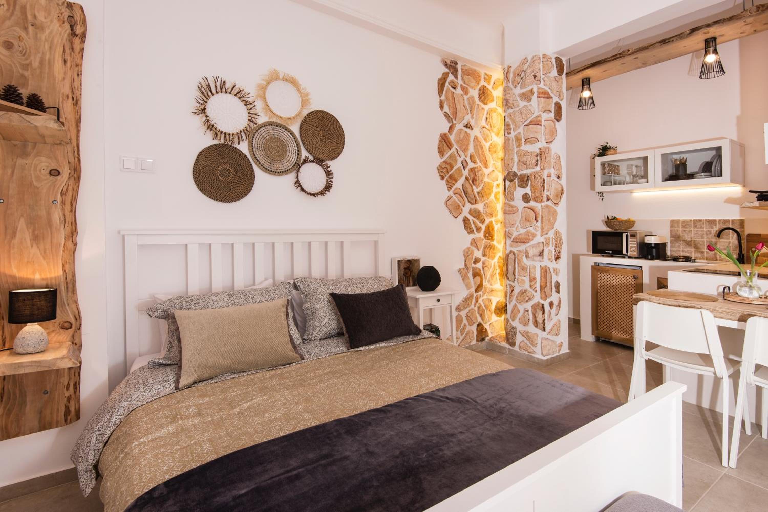 Athena Luxury Studios
