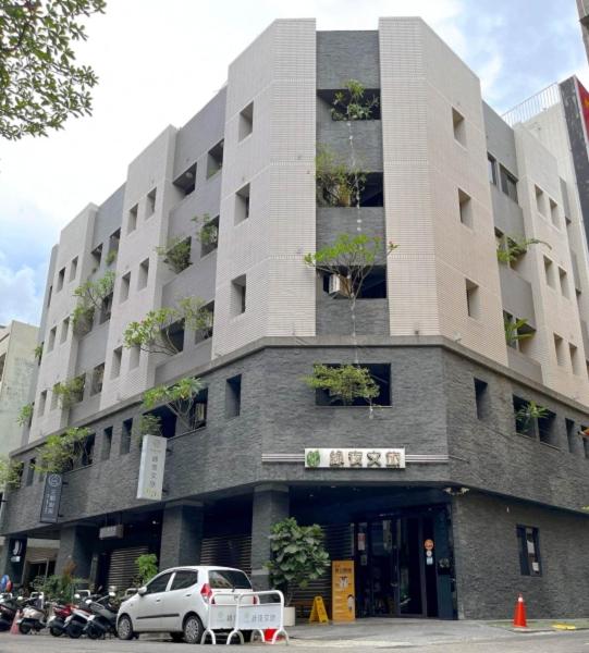 Greenight Hotel