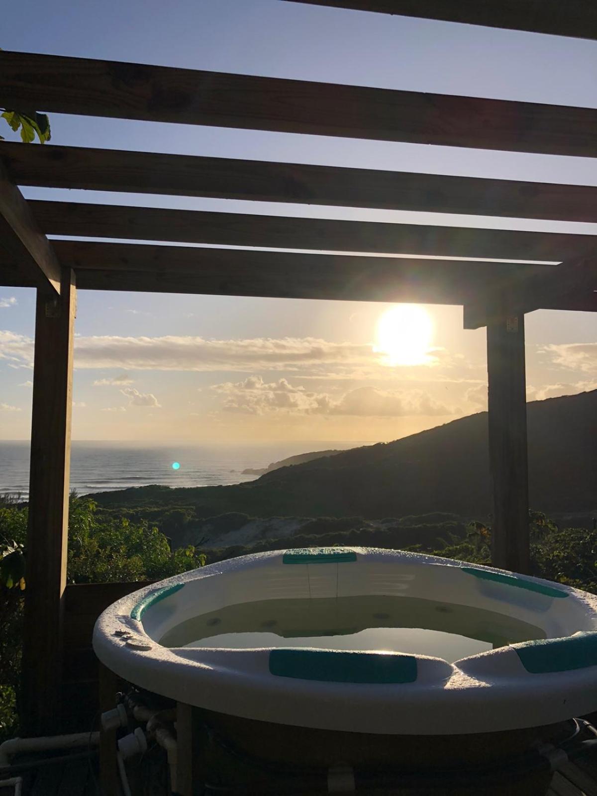 Um lugar mágico, praia do rosa, vista pro mar