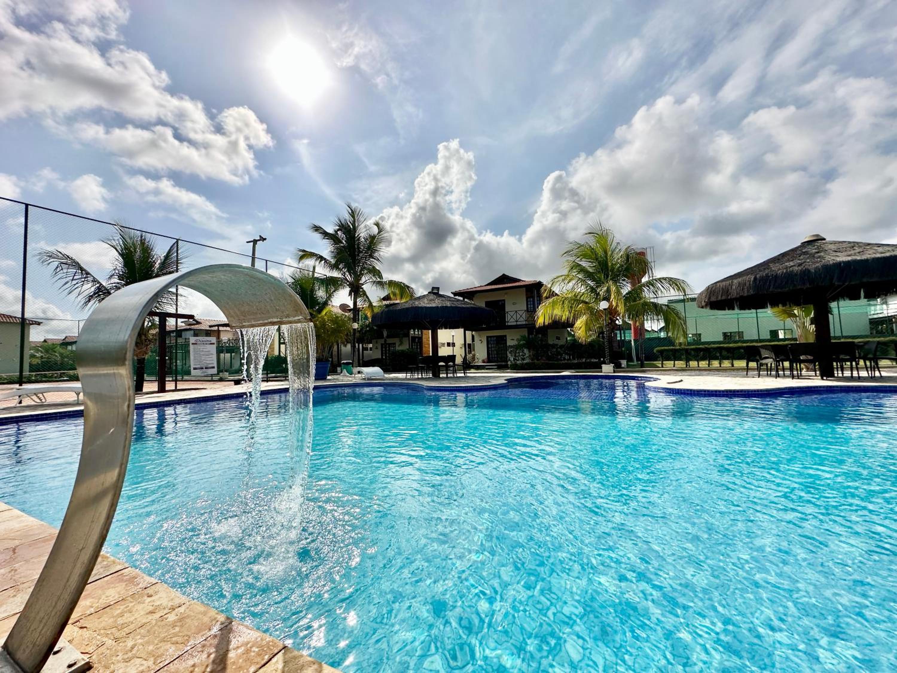 VouReservar Village Carneiros Bangalô 4 quartos!