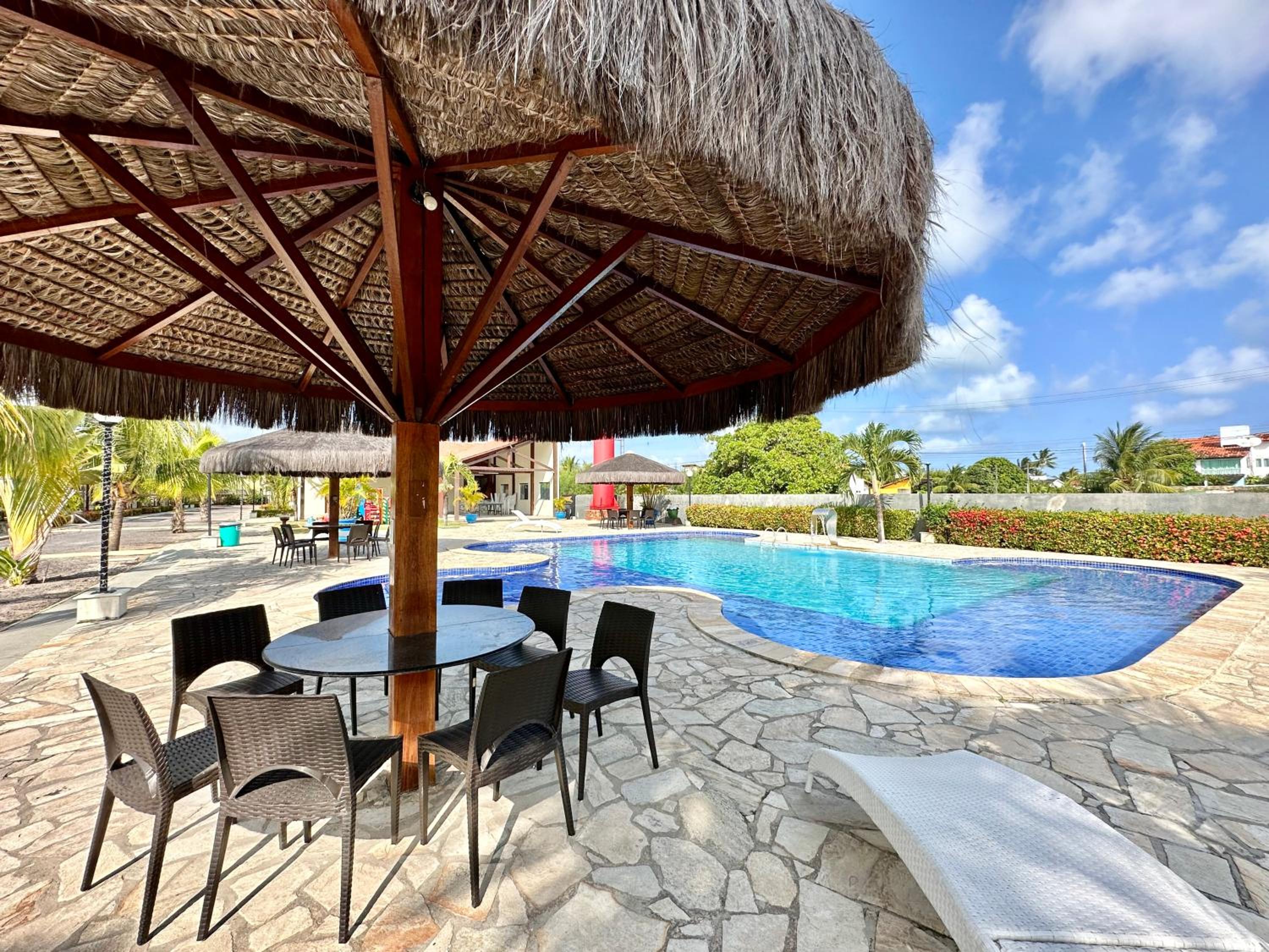 VouReservar Village Carneiros Bangalô 4 quartos!