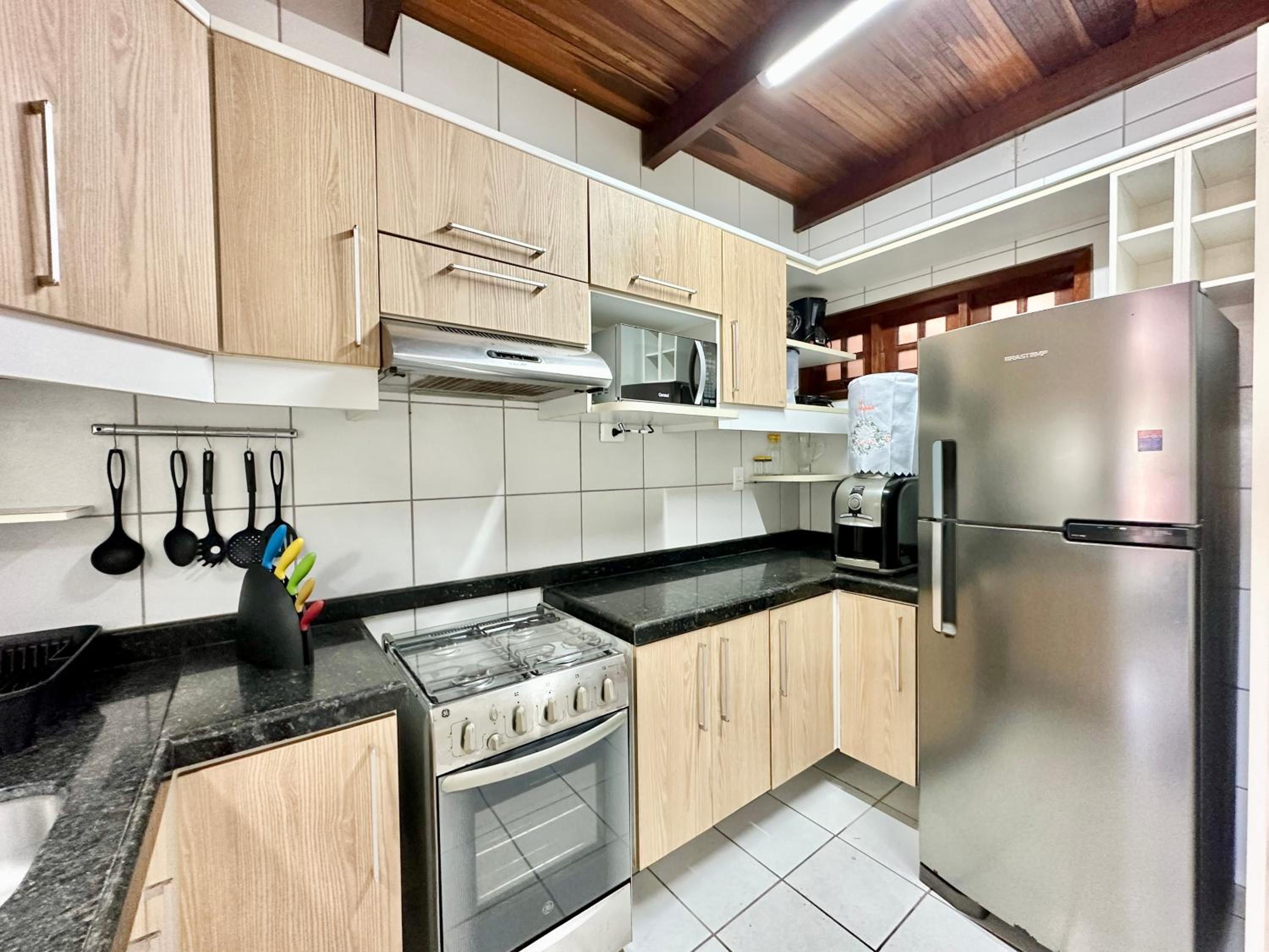 VouReservar Village Carneiros Bangalô 4 quartos!