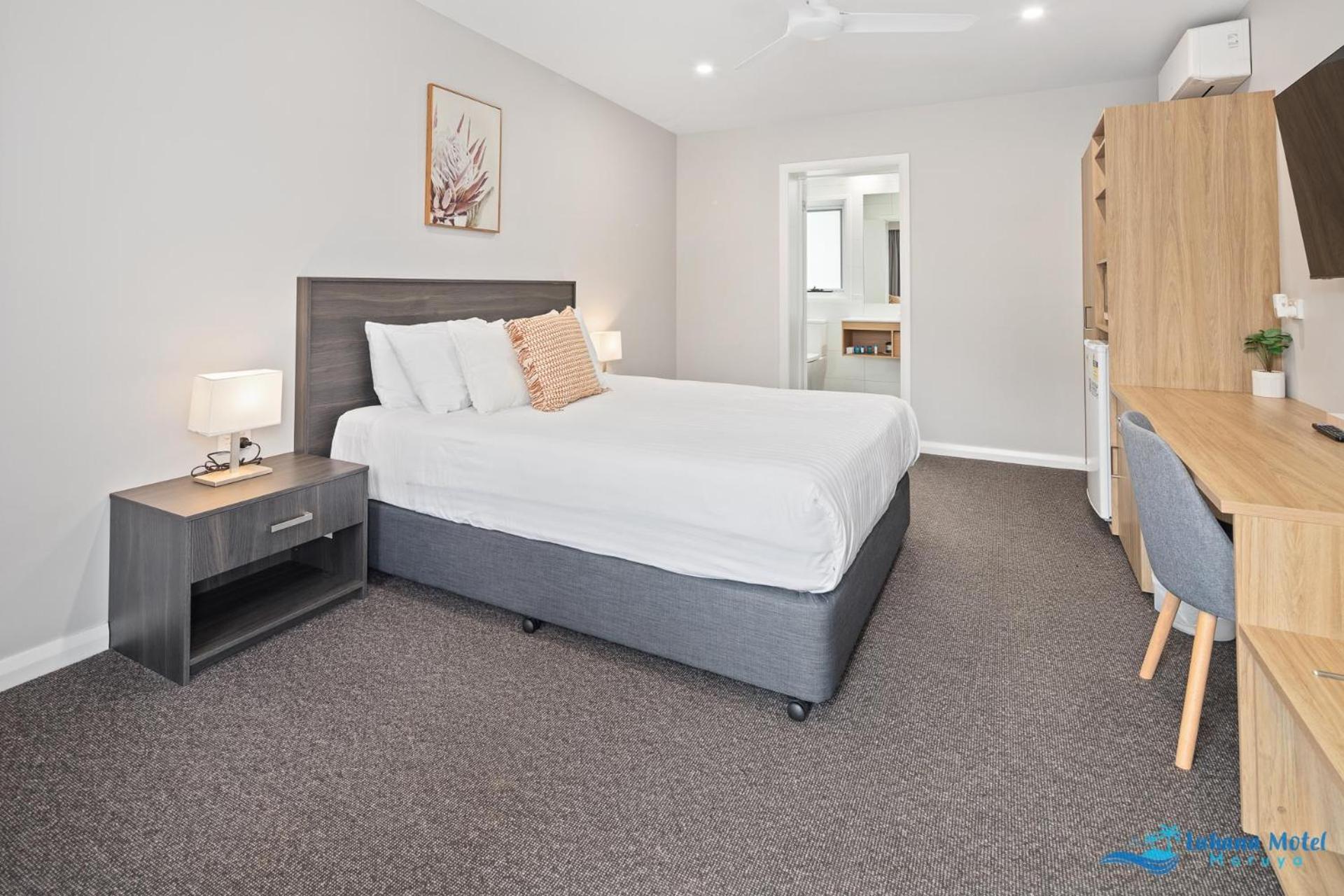 Hive Hotel, Moruya
