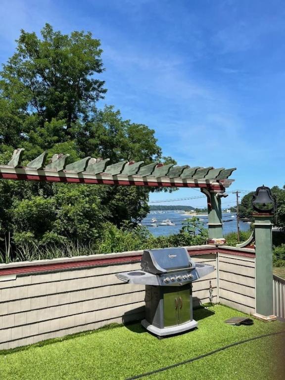 New Listing ! Captain's Cottage - Cold Spring Harbor Water Views - Property Image 54