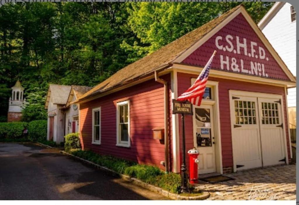 New Listing ! Captain's Cottage - Cold Spring Harbor Water Views - Property Image 49