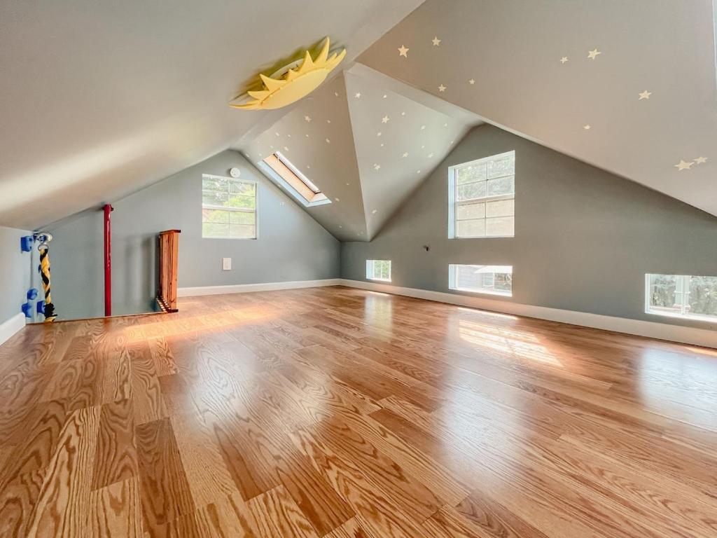 New Listing ! Captain's Cottage - Cold Spring Harbor Water Views - Property Image 42