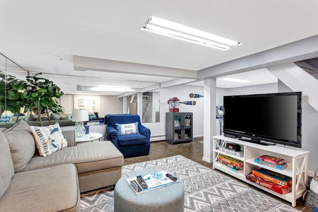 New Listing ! Captain's Cottage - Cold Spring Harbor Water Views - Property Image 70