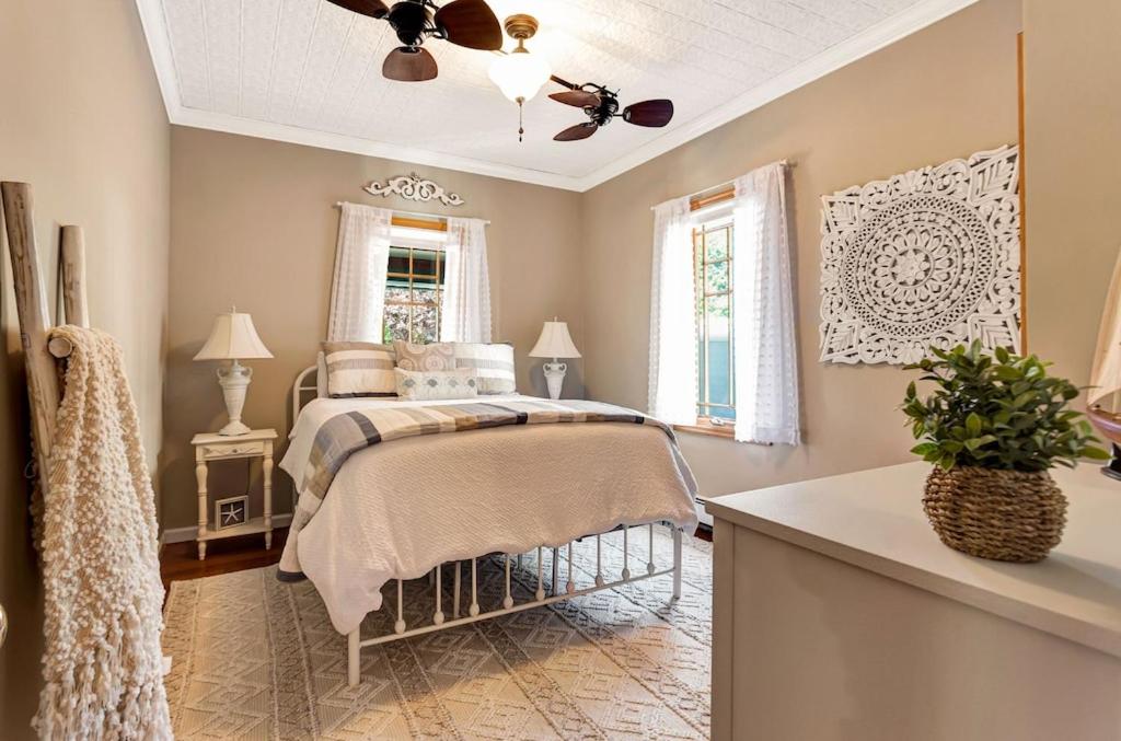 New Listing ! Captain's Cottage - Cold Spring Harbor Water Views - Property Image 57