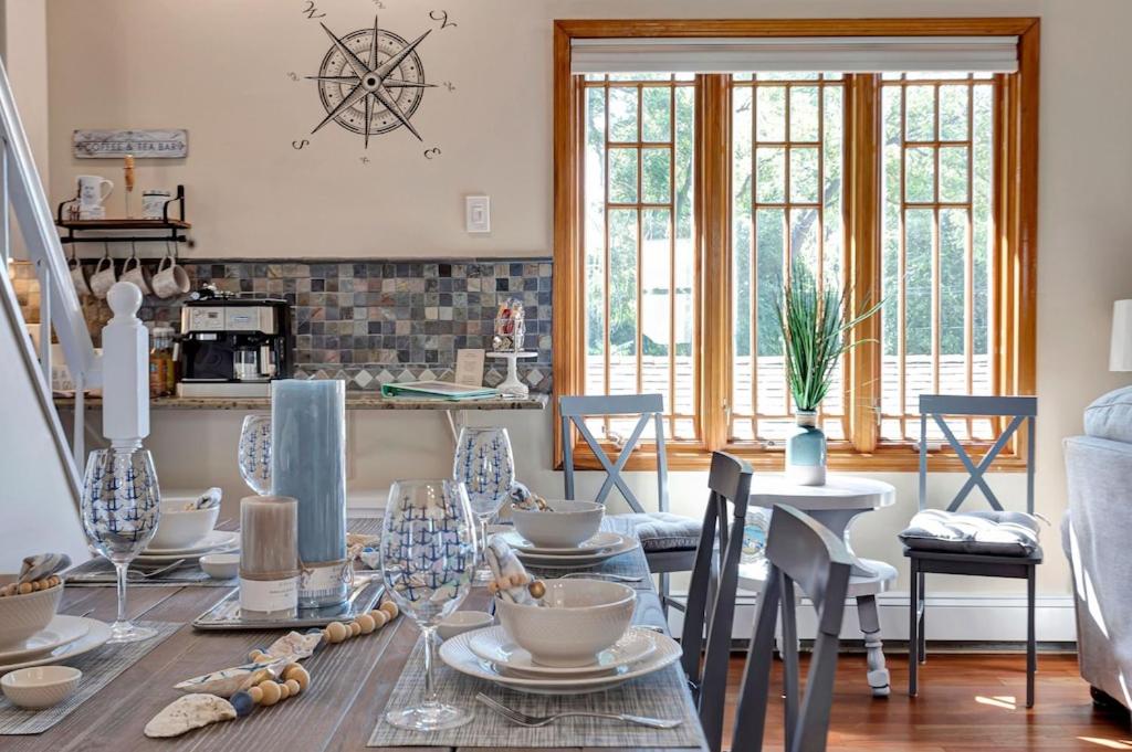 New Listing ! Captain's Cottage - Cold Spring Harbor Water Views - Property Image 17