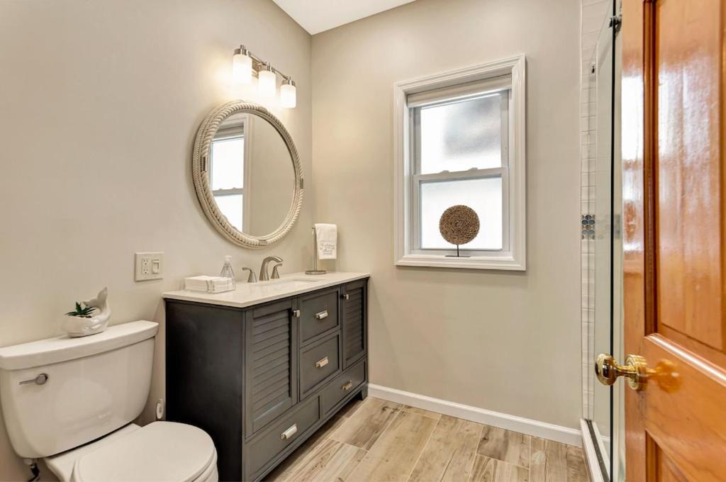 New Listing ! Captain's Cottage - Cold Spring Harbor Water Views - Property Image 16