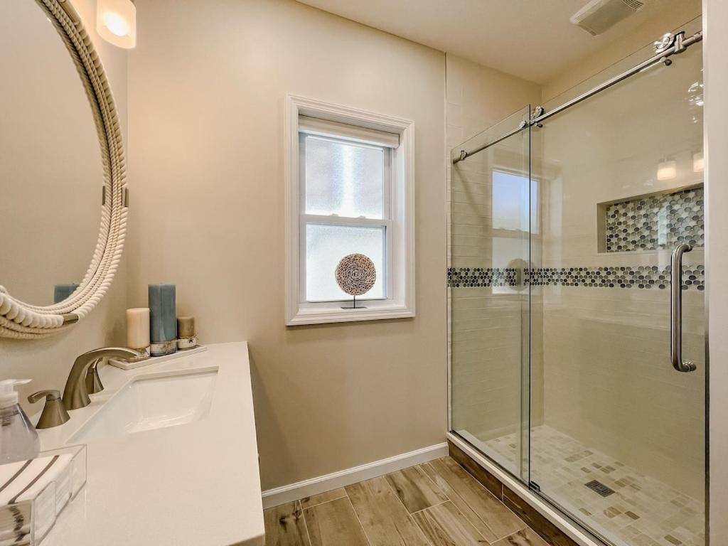 New Listing ! Captain's Cottage - Cold Spring Harbor Water Views - Property Image 3