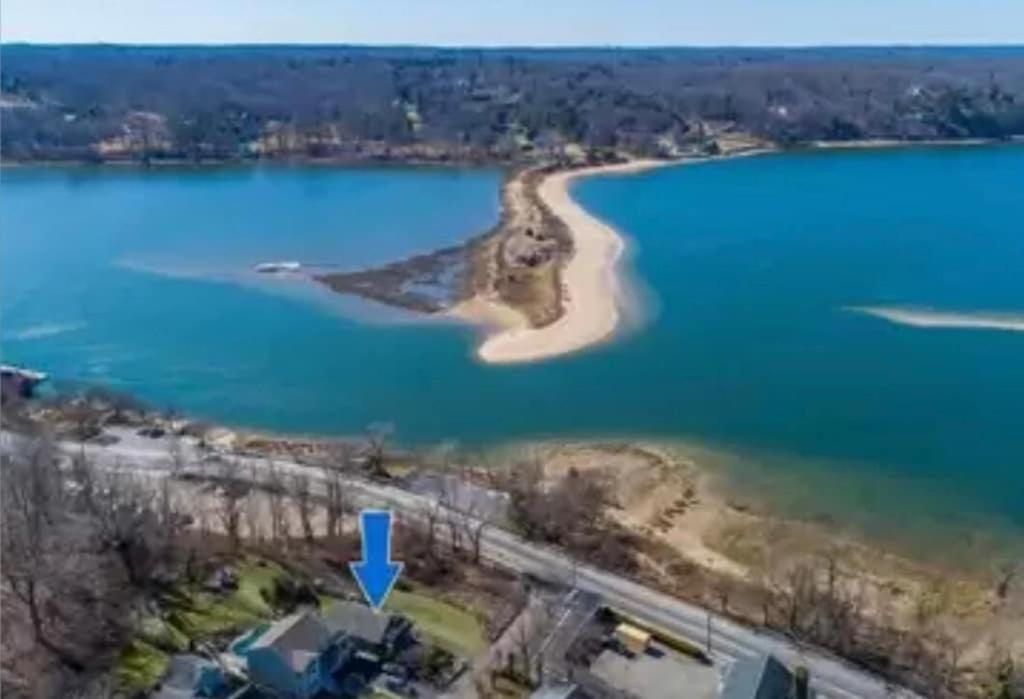 New Listing ! Captain's Cottage - Cold Spring Harbor Water Views - Property Image 2