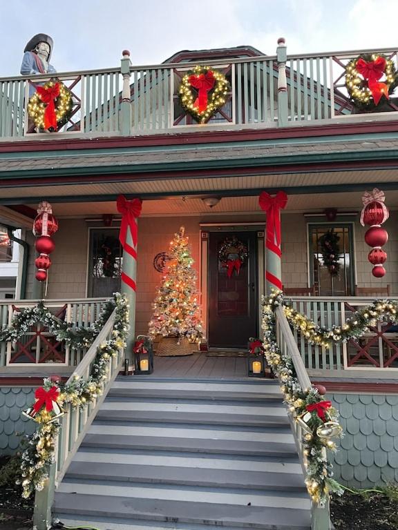 New Listing ! Captain's Cottage - Cold Spring Harbor Water Views - Property Image 26