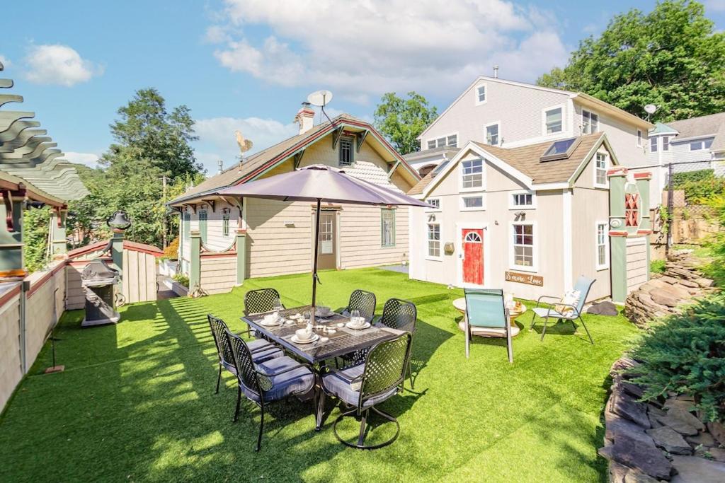 New Listing ! Captain's Cottage - Cold Spring Harbor Water Views - Property Image 24