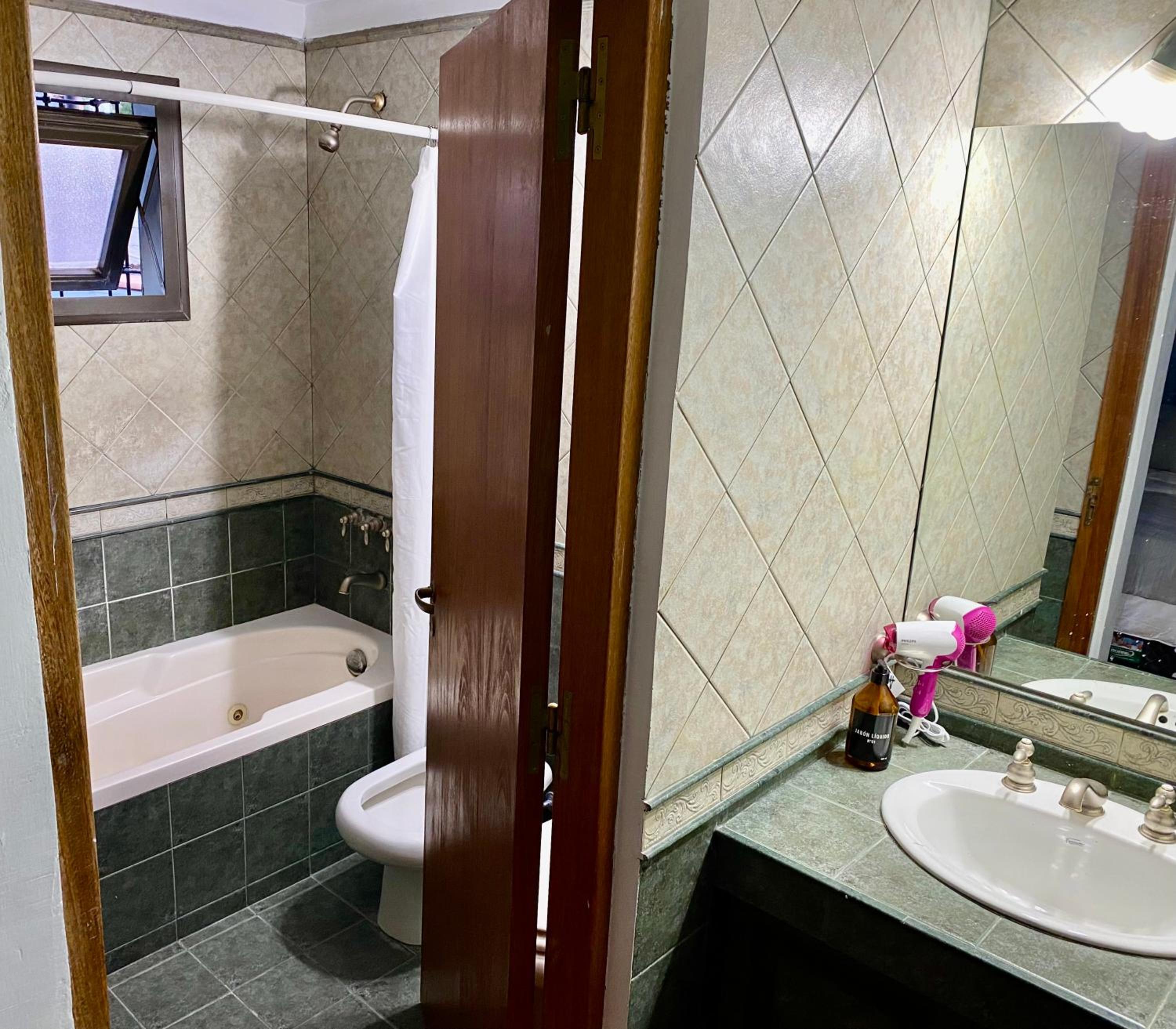 Departamento Excelente Ubicación Zona Arístides y Parque N5