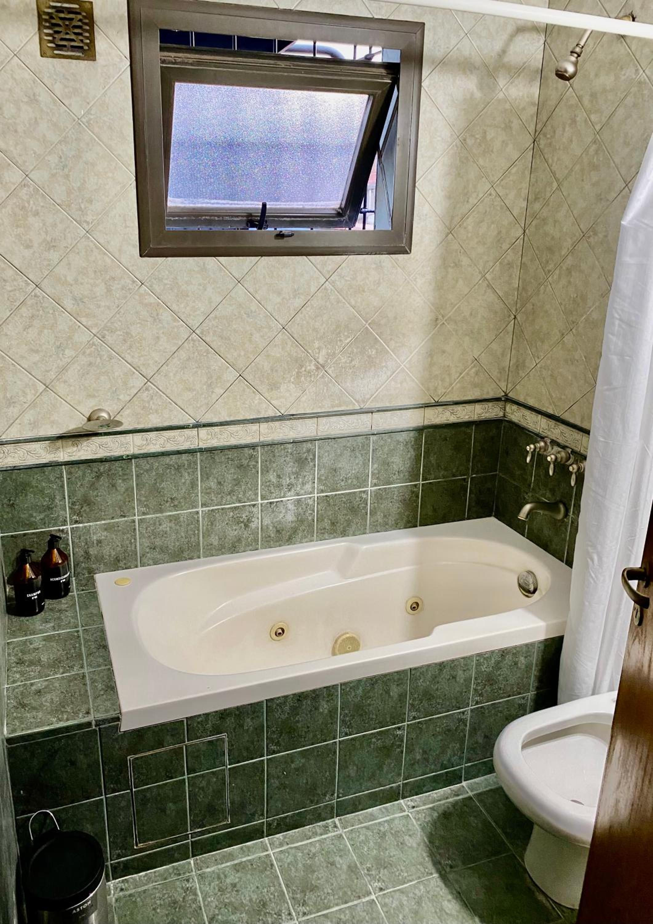 Departamento Excelente Ubicación Zona Arístides y Parque N5