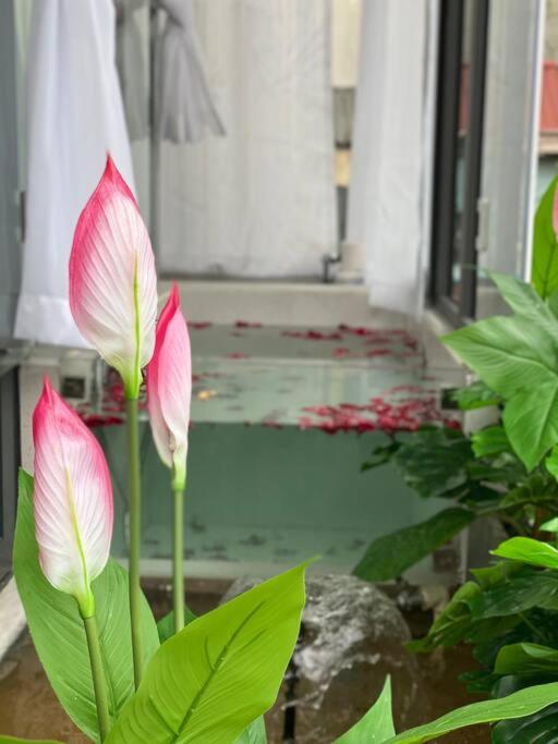 HomestayCHAT*InfinityTub1*Netflix*Hanoi*OldQuarter