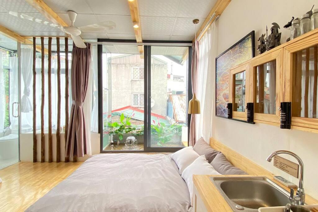 HomestayCHAT*InfinityTub1*Netflix*Hanoi*OldQuarter