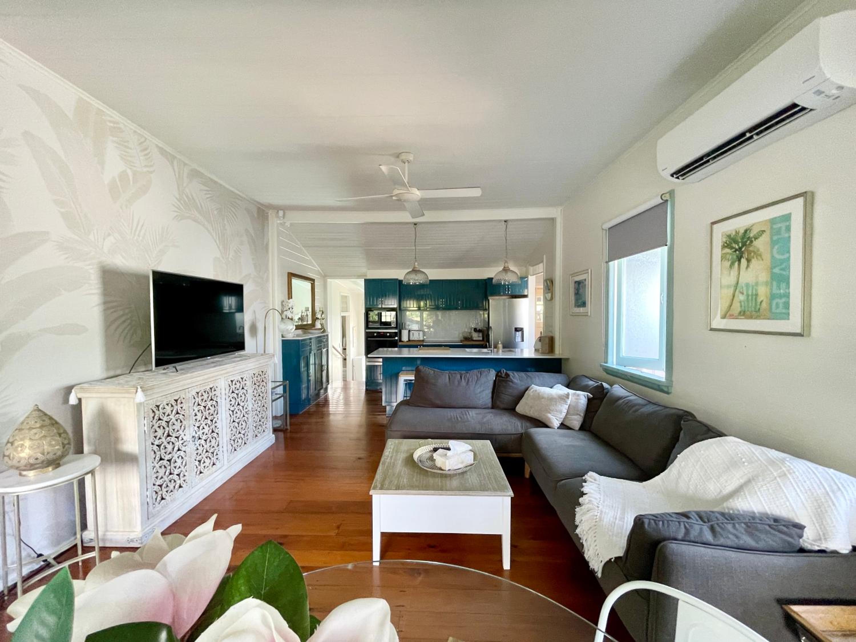 Sweet Creek Cottage, Palm Cove, 200m to Beach, Heated Pool, Pets