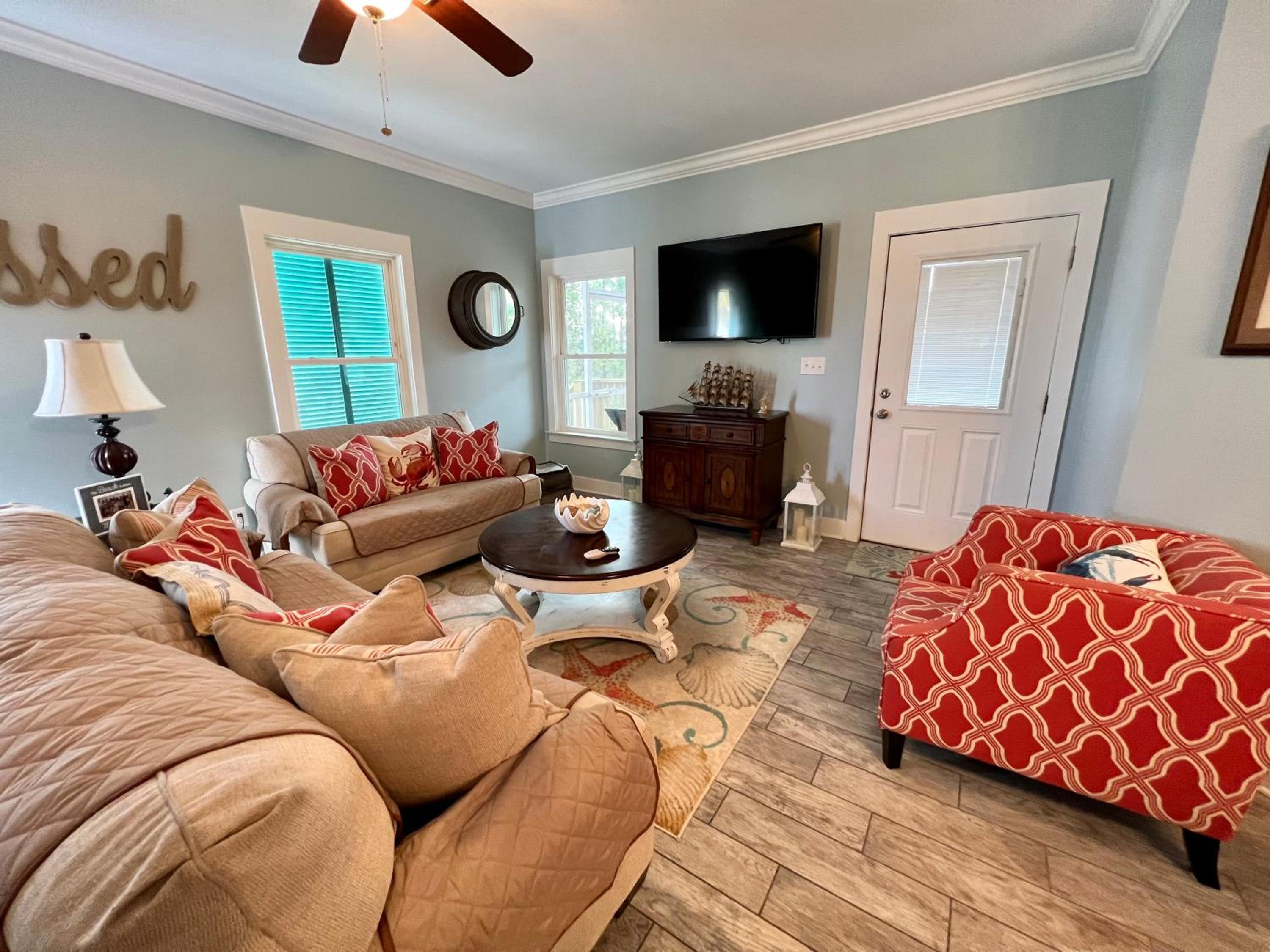Just Breathe seahorse cottage 2 pools close to beach