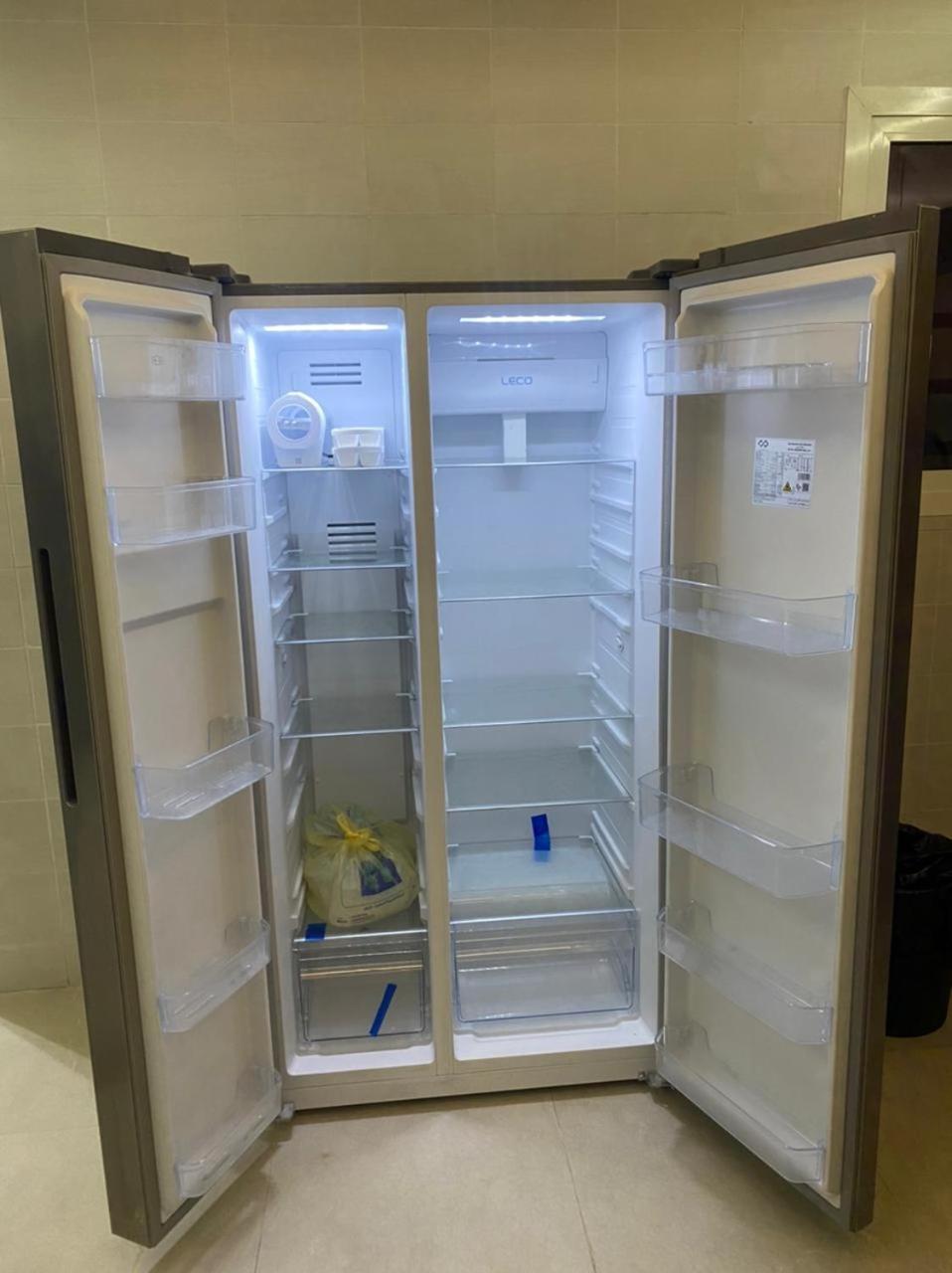 فيلا ثلاث طوابق وخمس غرف نوم