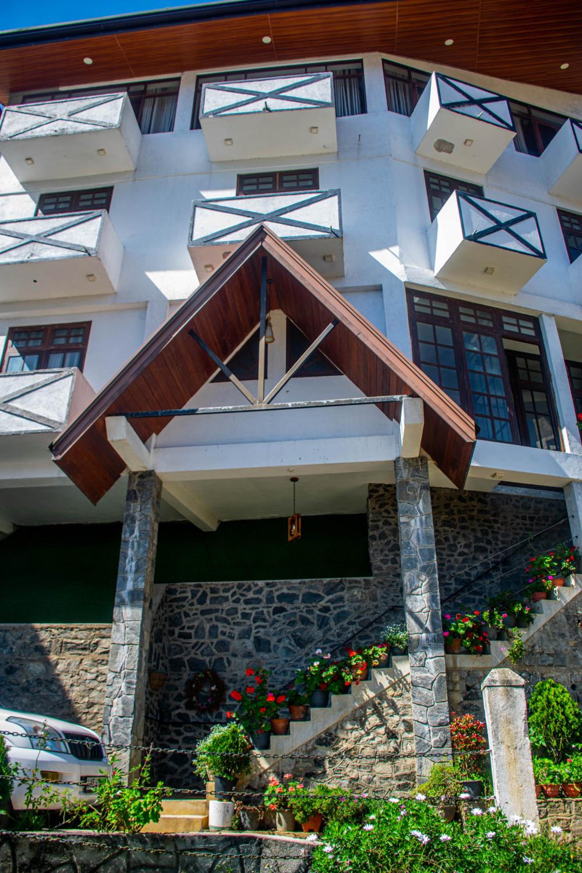 MANUDI Glenfallsedge Rest — Nuwara Eliya, Sri Lanka