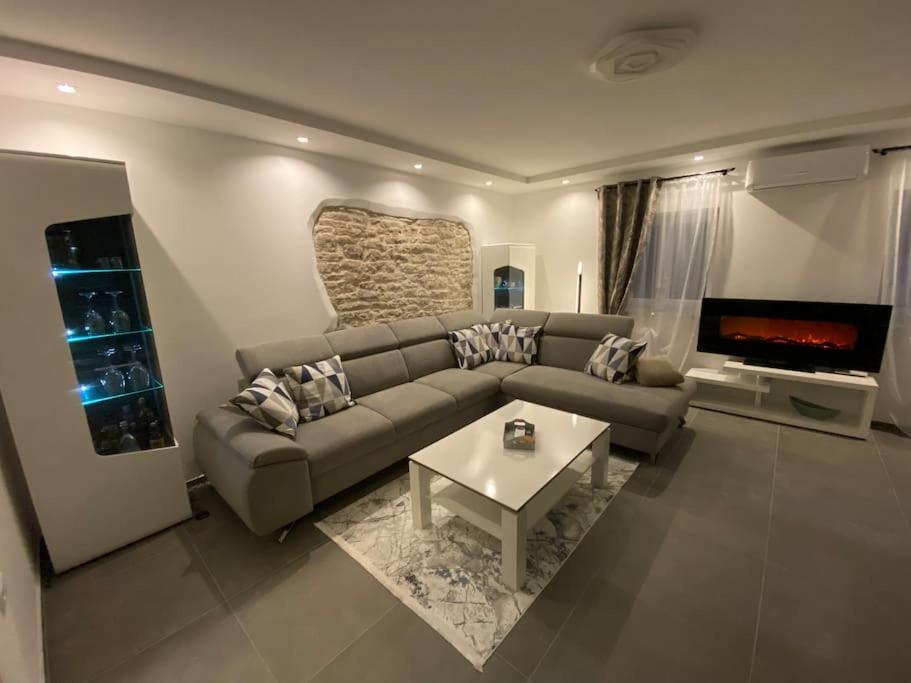 Apartment MM22 view 2